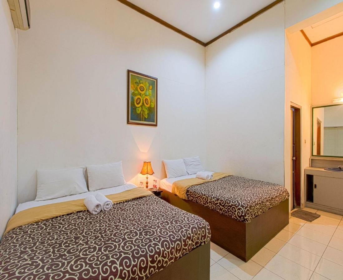 D'Talent Hotel Yogyakarta Exteriör bild