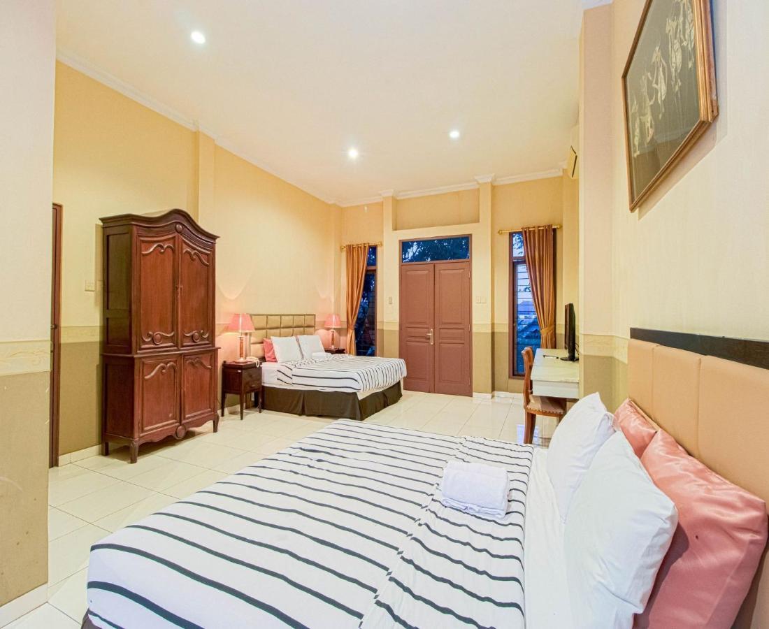 D'Talent Hotel Yogyakarta Exteriör bild