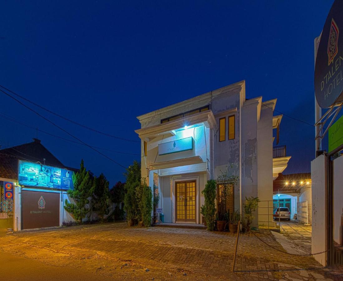 D'Talent Hotel Yogyakarta Exteriör bild