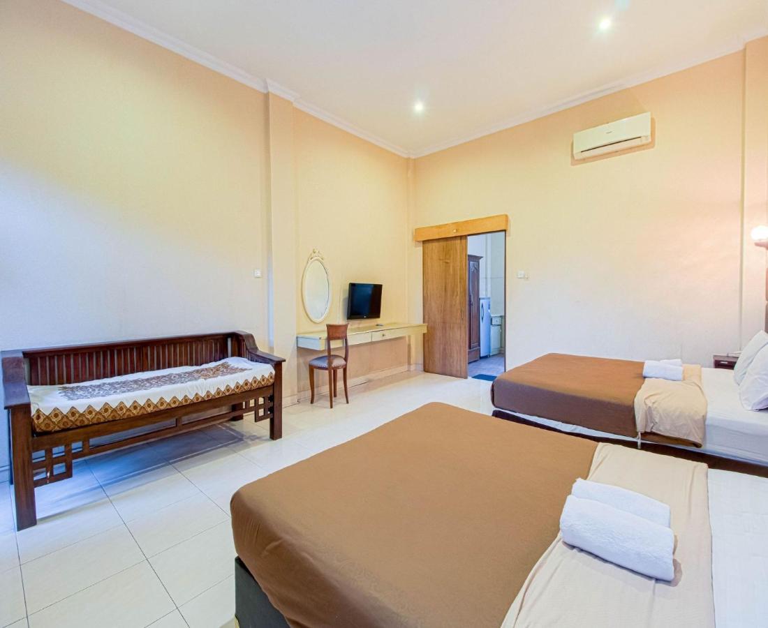 D'Talent Hotel Yogyakarta Exteriör bild