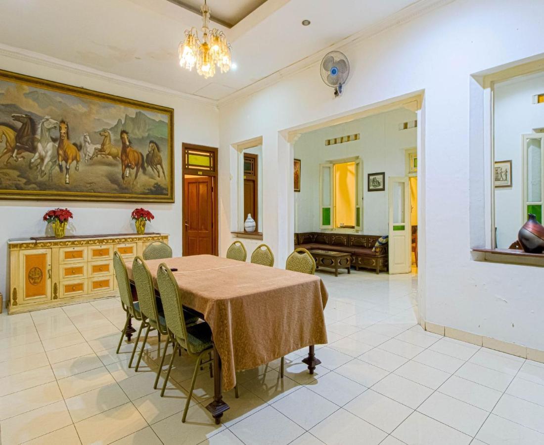 D'Talent Hotel Yogyakarta Exteriör bild
