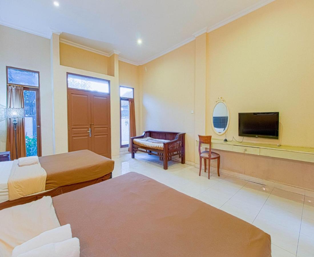 D'Talent Hotel Yogyakarta Exteriör bild